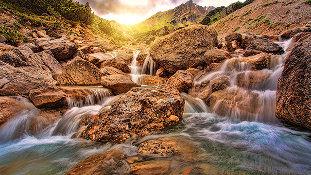 Amazing Waters Google Background