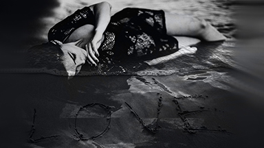 Girl In Love Laptop Background