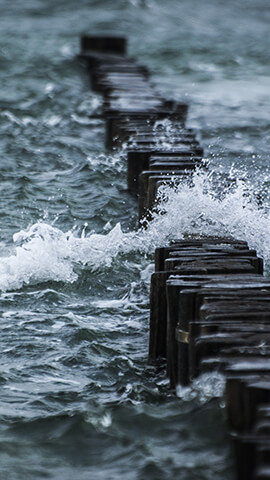 Break Water   iPhone Background