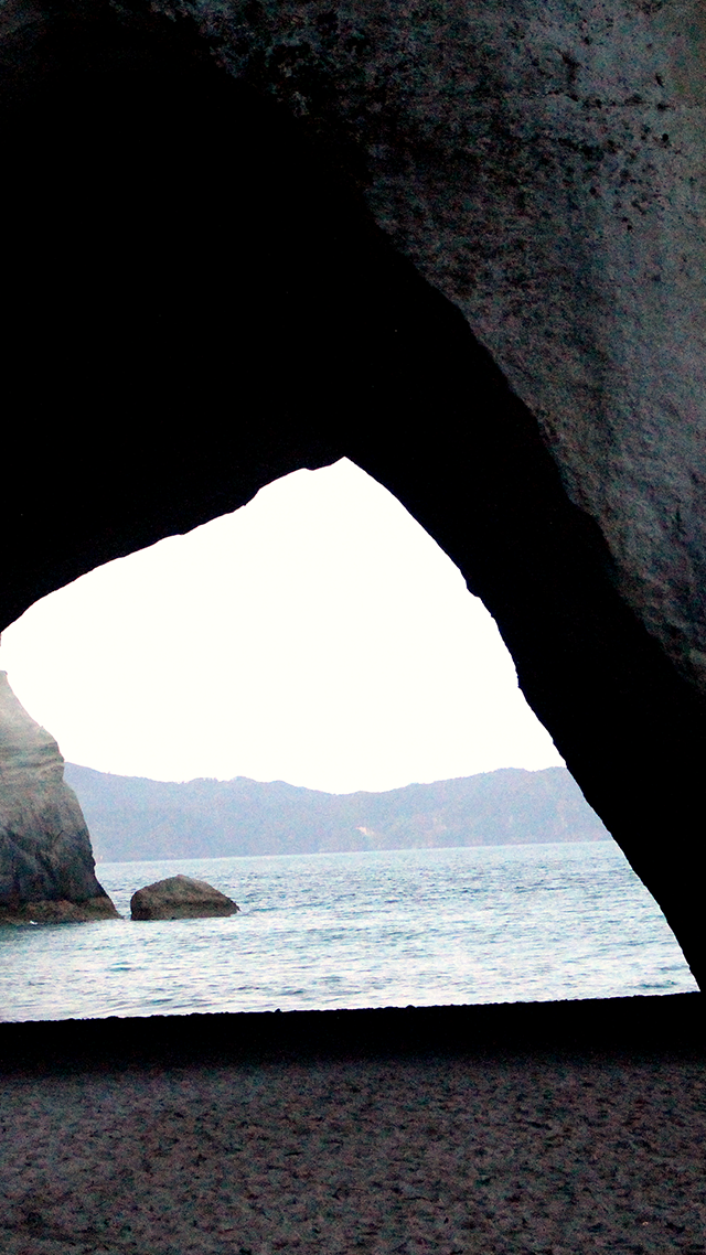 Cathedral Cove hd Wallpaper for Android.