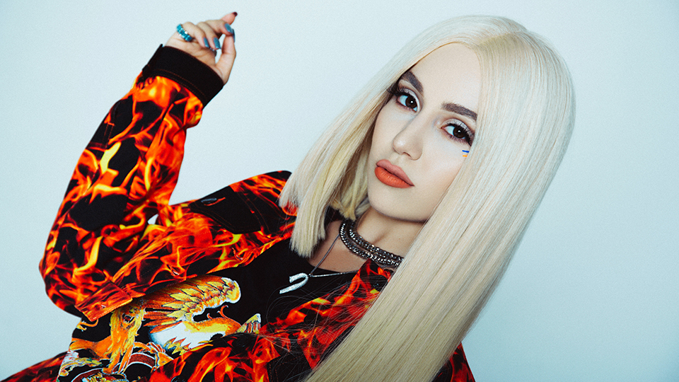 Ava Max Wallpaper 8K