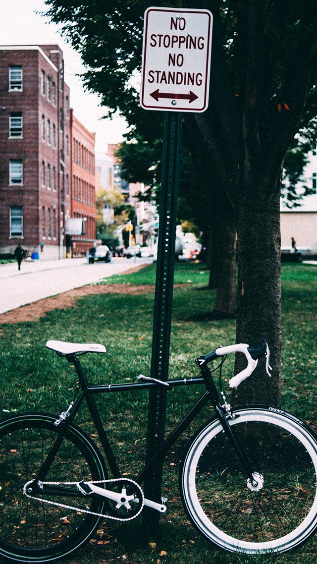 Break The Rules Home Screen Wallpaper.