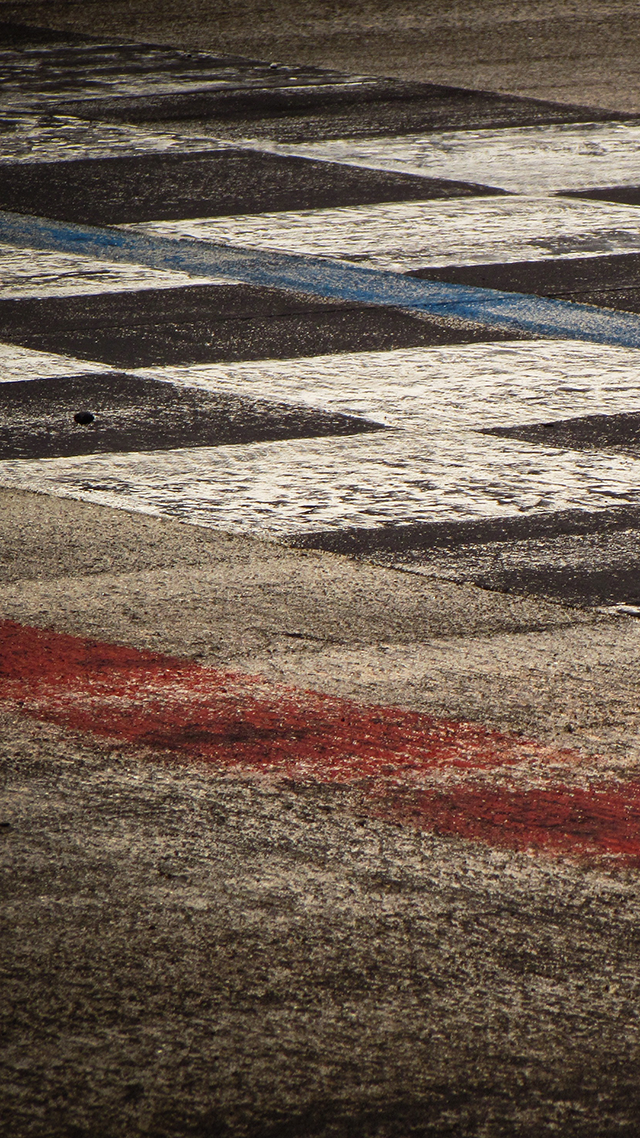 Race Track iPhone Wallpaper