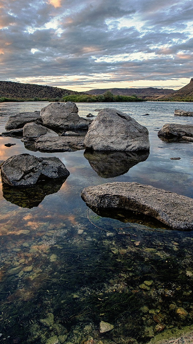 Snake River iPhone Screen Background