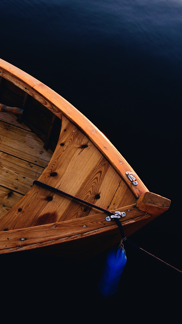 Smooth Sailing Samsung S21 Wallpaper.