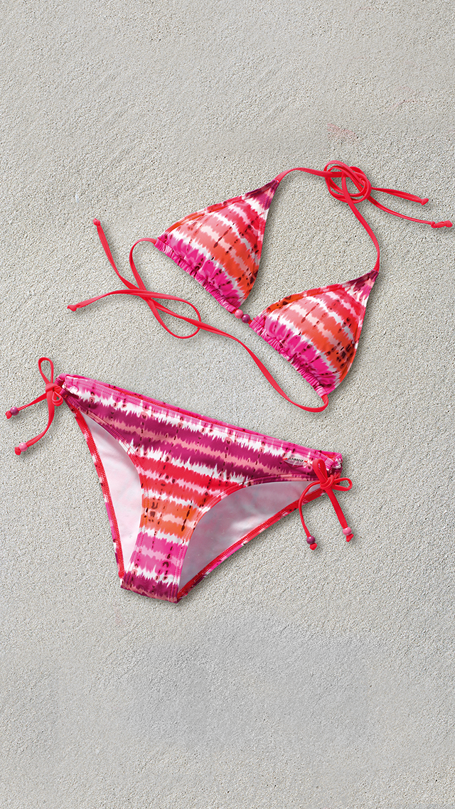 Bikini Beach Samsung Z Fold 3 Wallpaper.