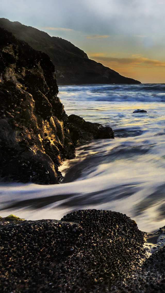 Sea Rock Samsung Z Fold 3 Wallpaper.