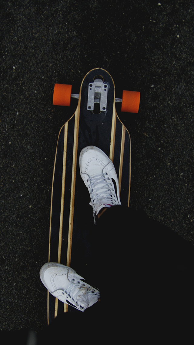 Skateboard Samsung Z Fold 3 Wallpaper.