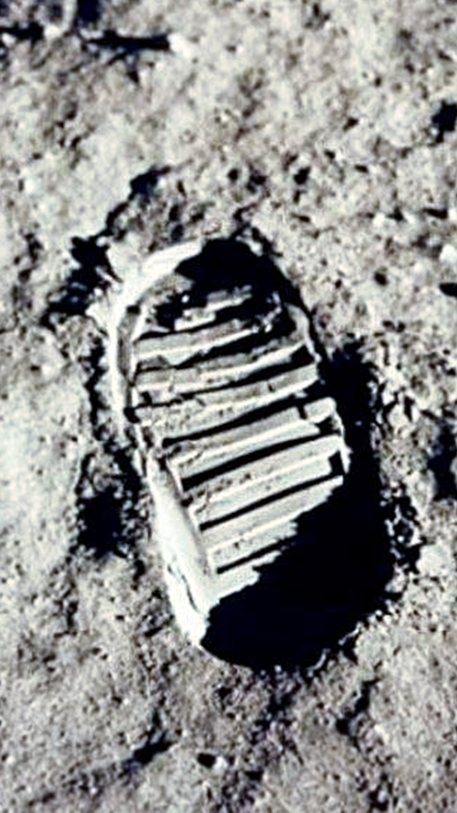 Small Steps Samsung Z Fold 3 Wallpaper.